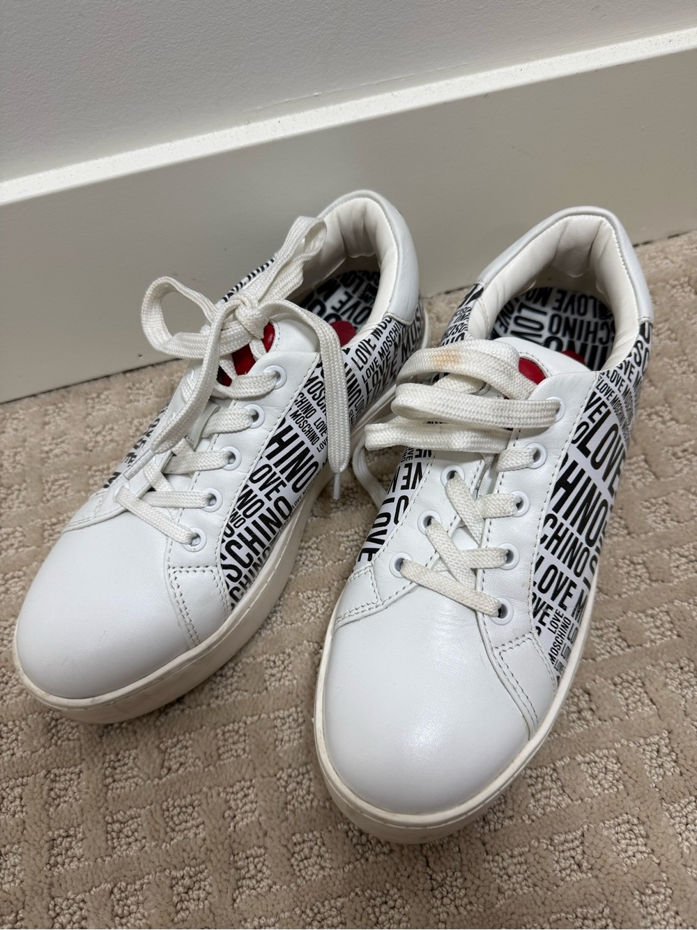 ✨ LOVE MOSCHINO | Women’s Heart Graphic Sneakers Size 38 / US 8